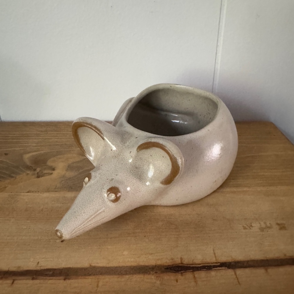 Vintage David Stewart Lion's Valley Stoneware Mouse-Shaped Planter